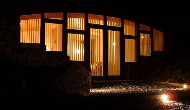 HEBRIDEAN EARTH HOUSE, pet friendly in Daliburgh, Isle Of South Uist