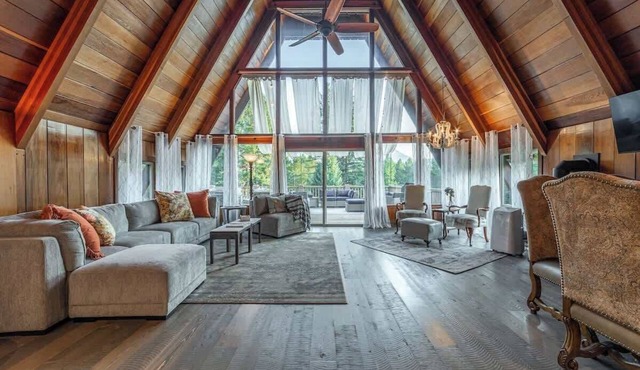 Hebron House-7 mi to GNP & Adventure-4bd/2.5ba