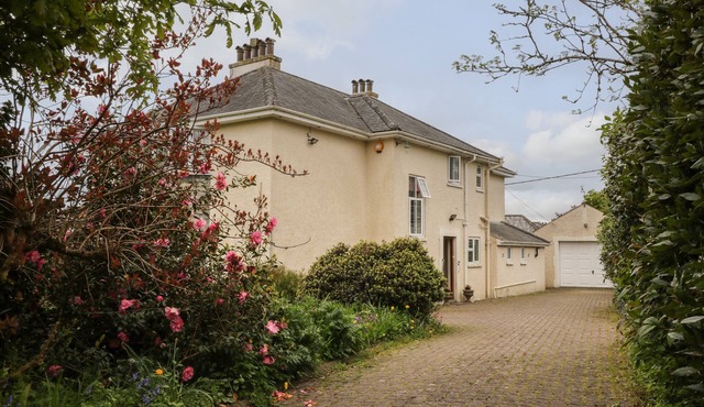 HECTOR'S HOUSE, pet friendly, character holiday cottage in Yelverton