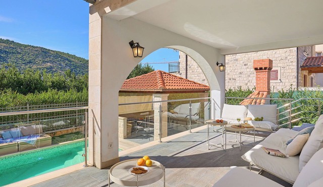 Hedera Estate, Villa Hedera X