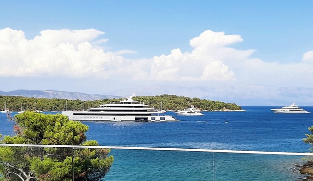 Hedonistic villa and a unique view from the terrace that changes 24 hours a day