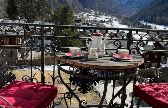 Heida, studio ensoleillé au village avec magnifique vue sur la Dent-Blanche