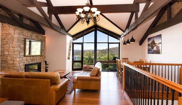 Heidelburg - 3/6 Banjo Patterson Crescent