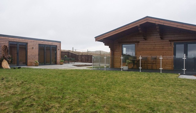 HEIGHT END FARM LOG CABIN, luxury holiday cottage in Bacup