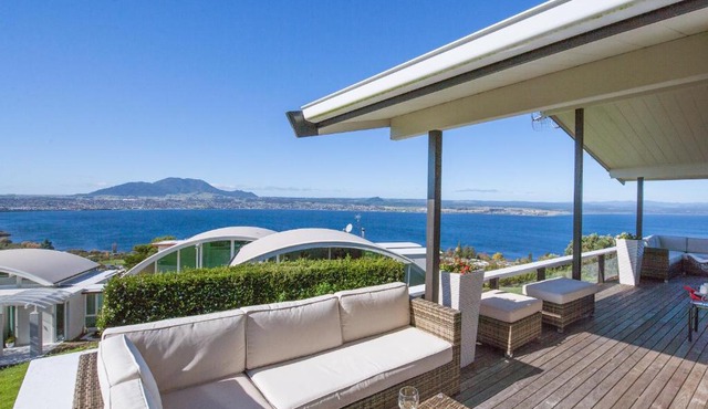 Heights Haven - Acacia Bay Holiday Home