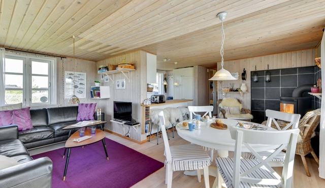 "Heilo" - from the sea by Interhome