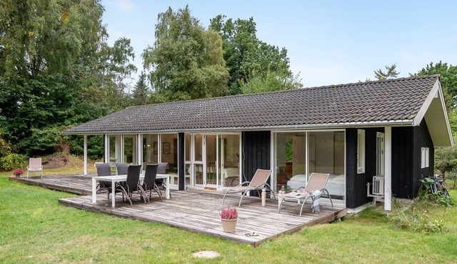 "Heino" - 3.5km from the sea by Interhome