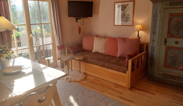 Heissbauer - Cozy "Obstgarten" Vacation Rental with Mountain Views - Ideal for Families in Wackersberg