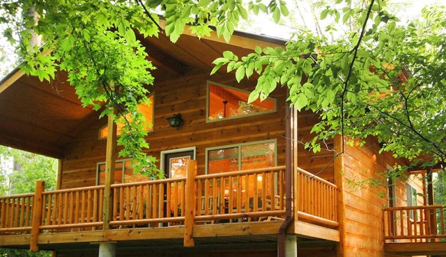 Helen Riverside Cabin-Chattahoochee River-Walk to Town