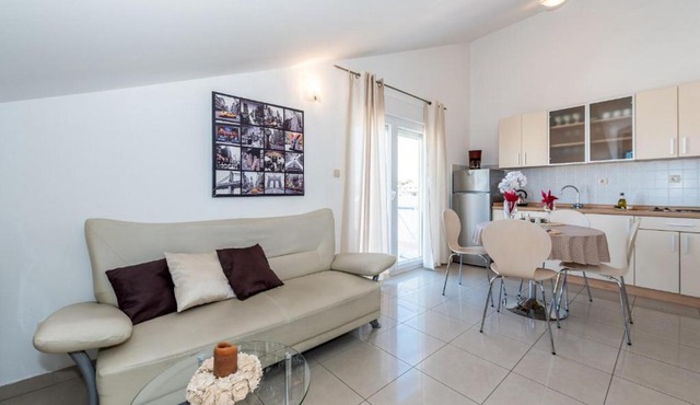 Helena Lux apartment