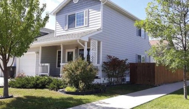 Helena Townhouse next to Skelton Park (Dog and kid friendly)