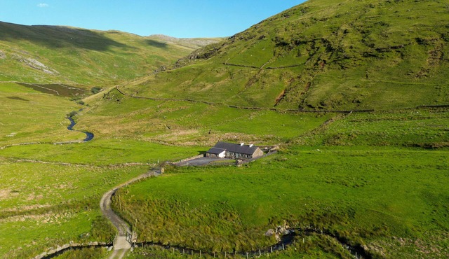 Helfa - sleeps 14 guests in 3 bedrooms