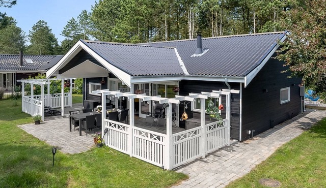 "Helin" - 800m from the sea by Interhome