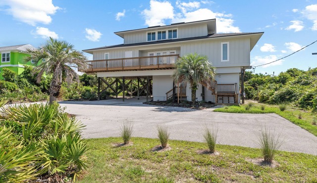 Hello Beach! 4 Bedroom + Loft Oceanfront with Large Deck - Stā Vacation Rentals