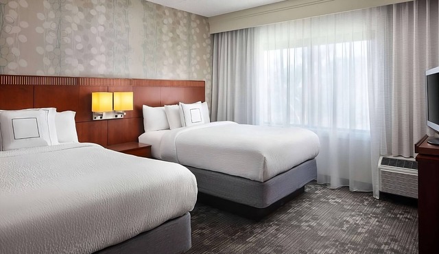Hello Orange County! 3 Modern Spacious Suites to Relax and Enjoy!