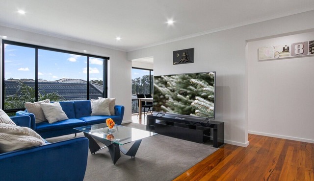 Hello Paradise | Lakes Entrance Family Escape