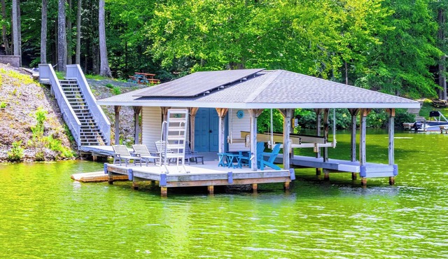 Hello Sunshine | 6BR Lakefront Lake Anna | Dock, Fire Pit & Game Room