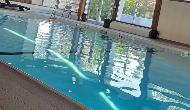 Hello to Garden, our Huge Apartment With Pool