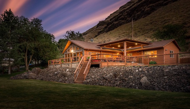 Hells Gate Estate on the beautiful Snake River
