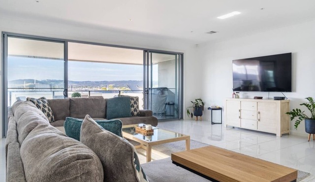 Helm House A Contemporary Coastal Group Retreat