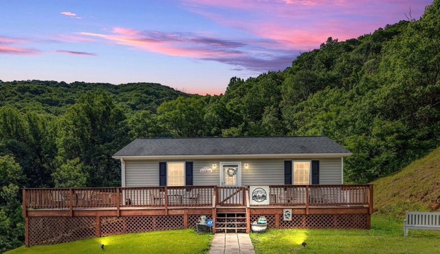 Helms Mountain Getaway with Hi Speed Internet
