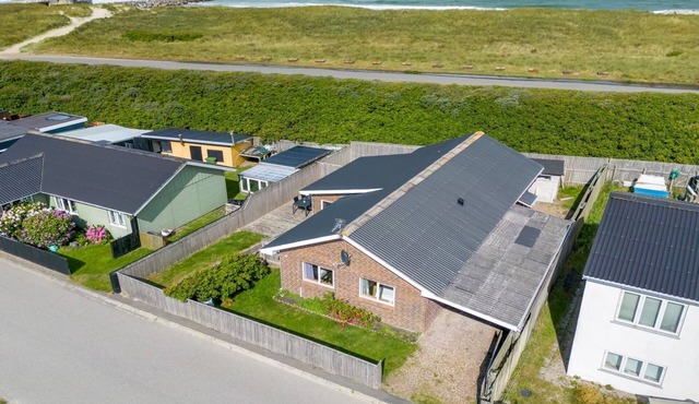 "Heming" - 100m from the sea by Interhome