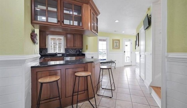 Hemingway & Mark Twain Estate | Weddings & Events | 32BR Sleeps 72 | OBX