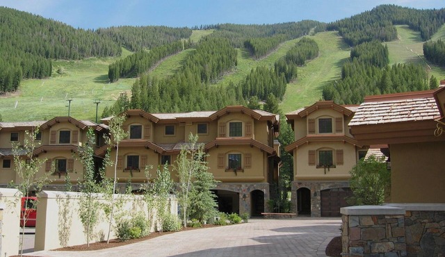 Hemingways Condo: Luxury living with a view