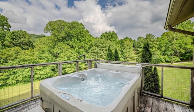 Hemlock Cabin | Hot tub | Fireplace | 2 BR