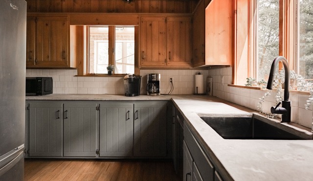 Hemlock Haven - Beautiful Mountain Retreat with hot tub!