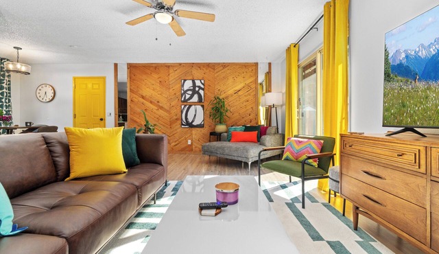 Hemlock Hideaway a Happy Cottage in the Trees