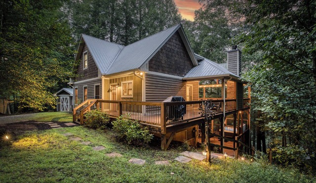 Hemlock Hideout - Game room, hot tub, creek access