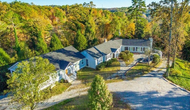 Hemlock Hill | Large Home| Mtn Views | Sleeps 23!