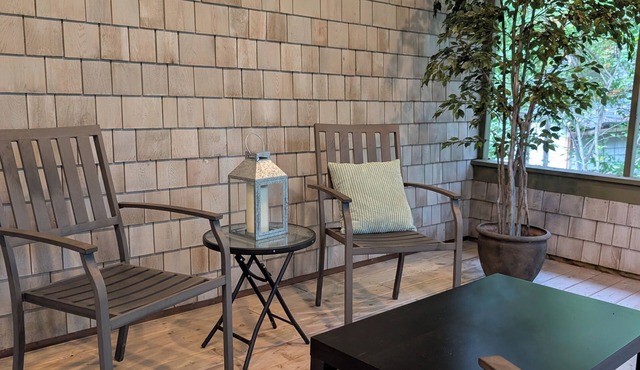 Hemlock House in Harbor Springs Between Boyne Highlands & Nubs Nob