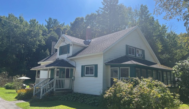 Hemlock - Quiet neighborhood, fire pit, large backyard, near All Star Village