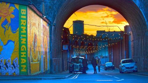 Hen and Stag Pad, Large Group Accom Digbeth Sleeps 24