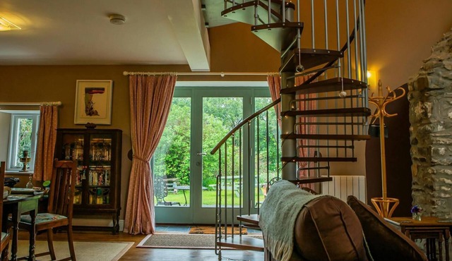 Hen Ffermdy, Aberaeron