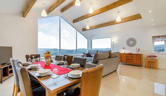 Hen House View 1 - UK41552