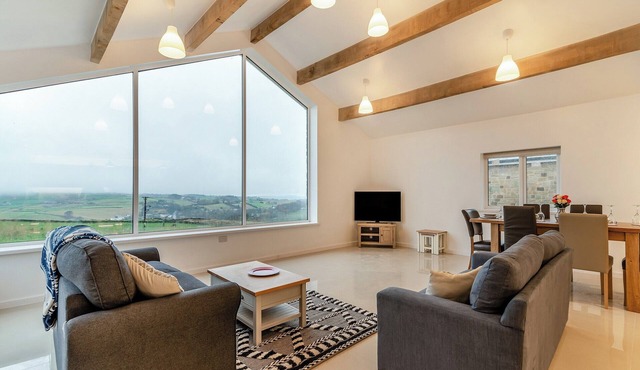 Hen House View 2 - UK41551