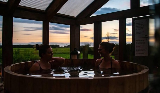 Hen Party House Sleeping 13: Private Spa & Catering