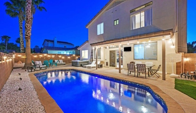 Henderson 4BR Home Pool & Hot Tub Sleeps 10