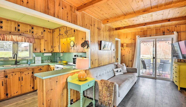 Henderson Harbor Cottage w/Lake Access!