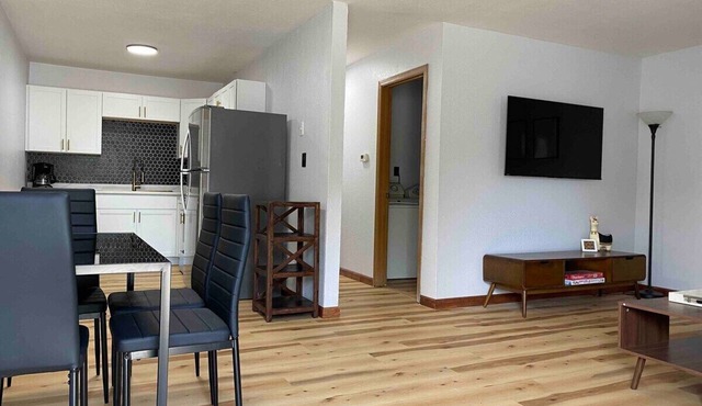 Henderson Haven/KING 2BD/1BA Apartmentnn