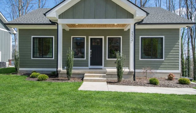 Hendersonville Duplex Sleeps 8 Free Tix