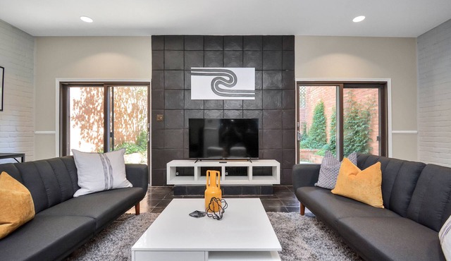 ★Hendrix Hideout★ - Gorgeous Music Themed Townhome