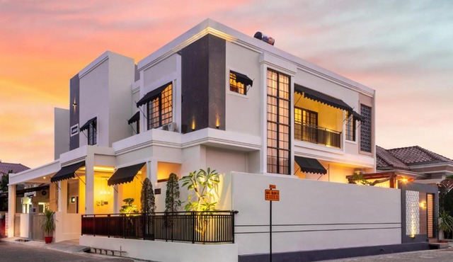 Hening Pool Villa