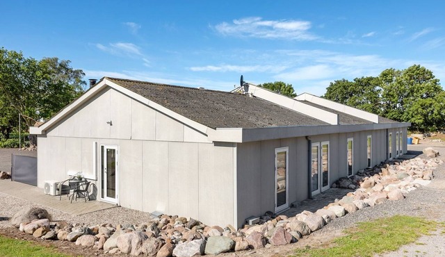 "Henne" - 2.5km from the sea by Interhome