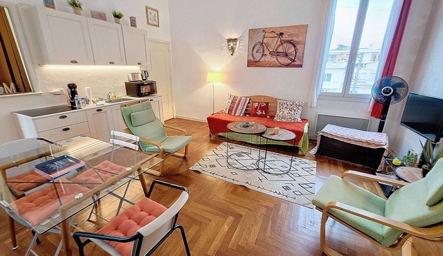 HENRI CAMILLE REAL ESTATE - Florida 2 - 2 bedrooms close center