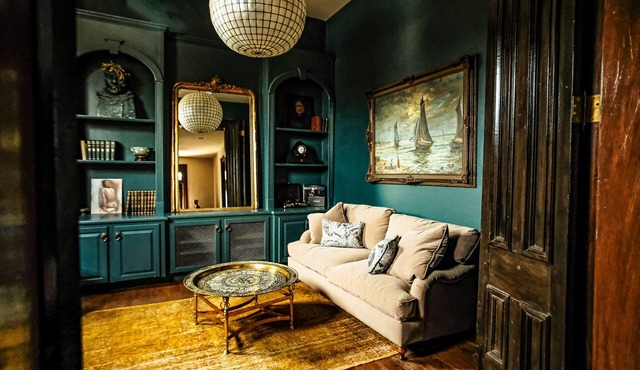 Henrie House | Luxury 4BR Downtown Historic Gem w/Patio