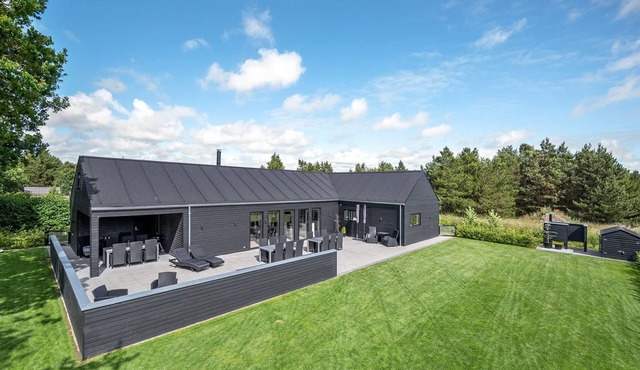 "Henrikke" - 500m to the fjord by Interhome